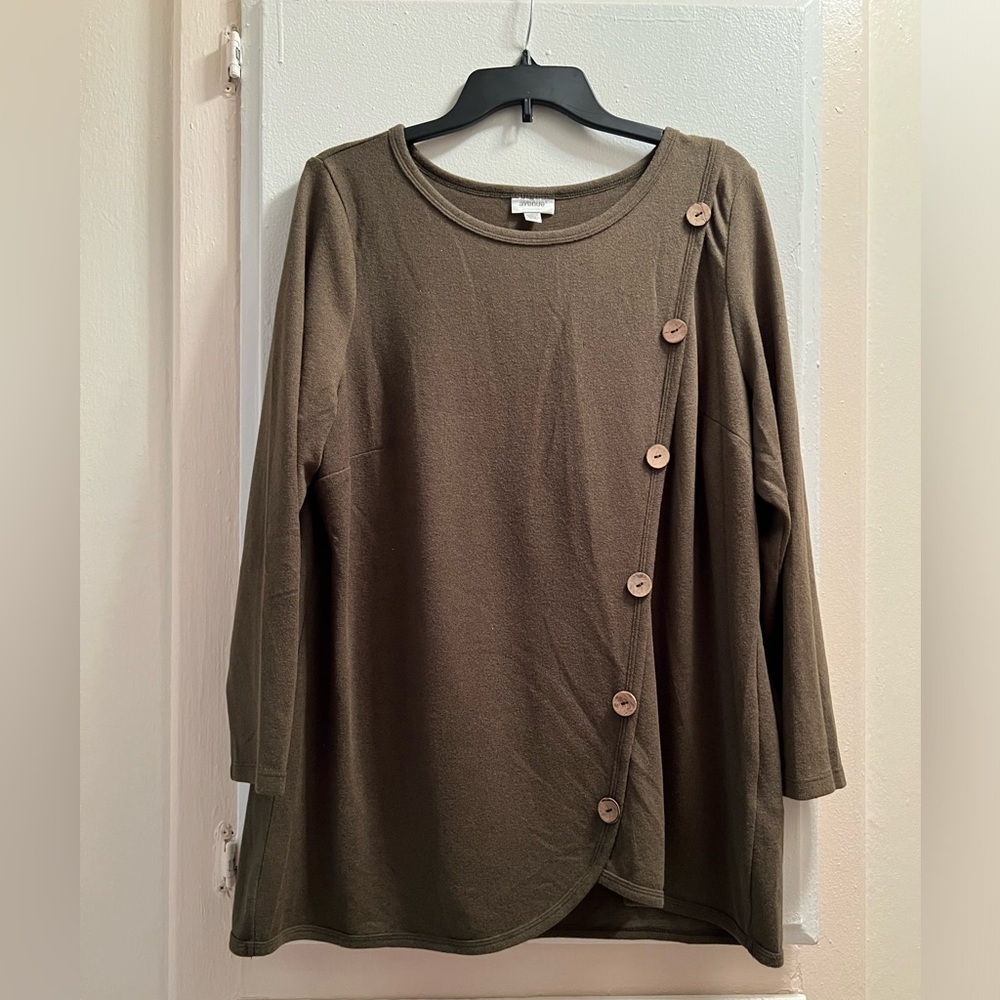 Plus size- Long sleeve green top